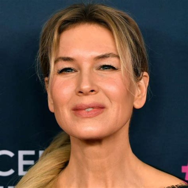 Renee Zellweger & Ant Anstead Take His Son Hudson For A Walk – Hollywood Life