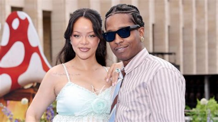 Rihanna & A$AP Rocky’s Relationship Is ‘Sincere’ & ‘Real’: ‘They Have Natural Chemistry’