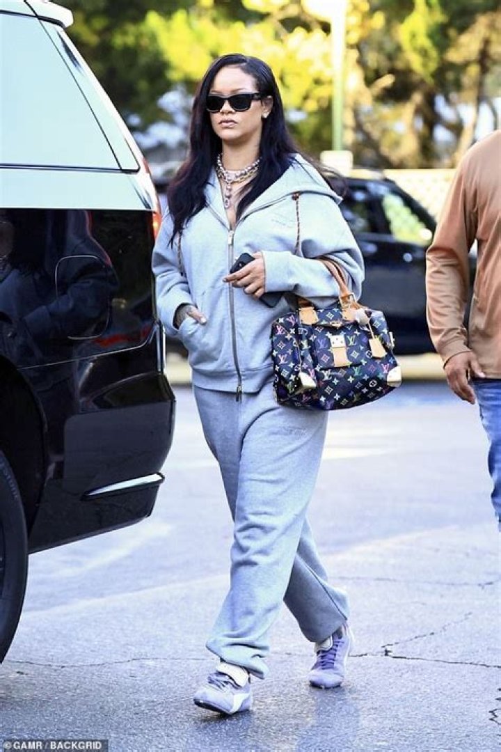 Rihanna Rocks Baggy Post-Baby Outfit For Late Night Dentist Visit With A$AP Rocky: Photos