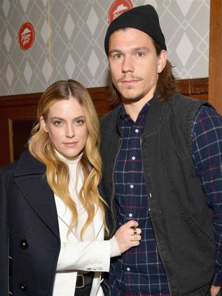 Riley Keough — Marries Ben- Smith Petersen – Hollywood Life