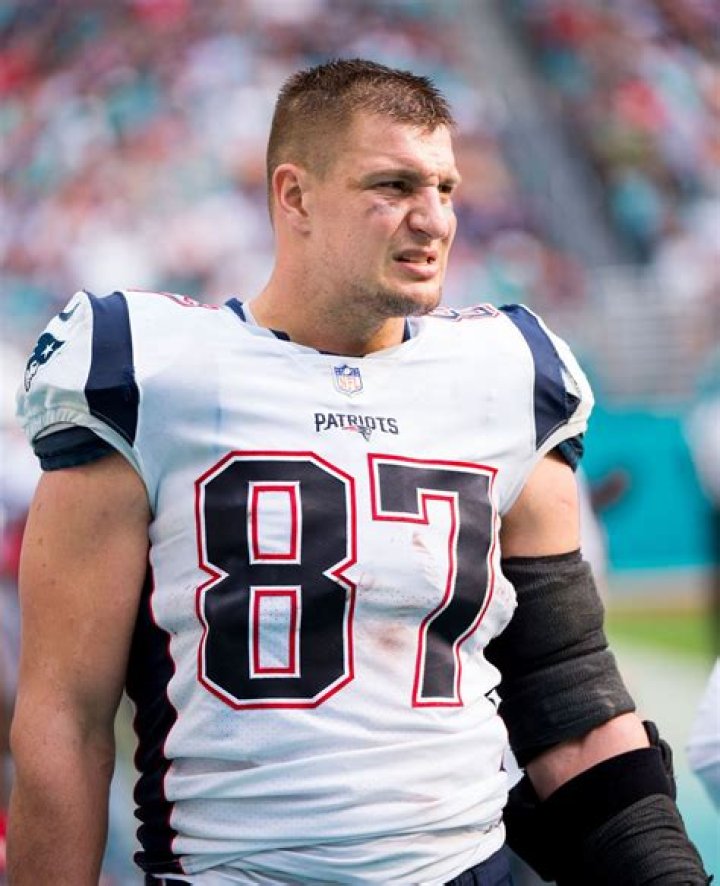 Rob Gronkowski Announces Retirement From The NFL – Hollywood Life