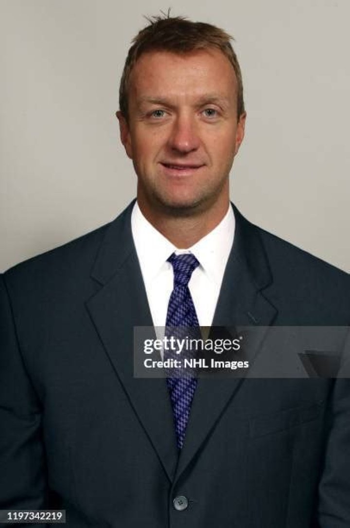 Photos Of The ‘Baretta’ Actor Dead At 89 – Hollywood Life