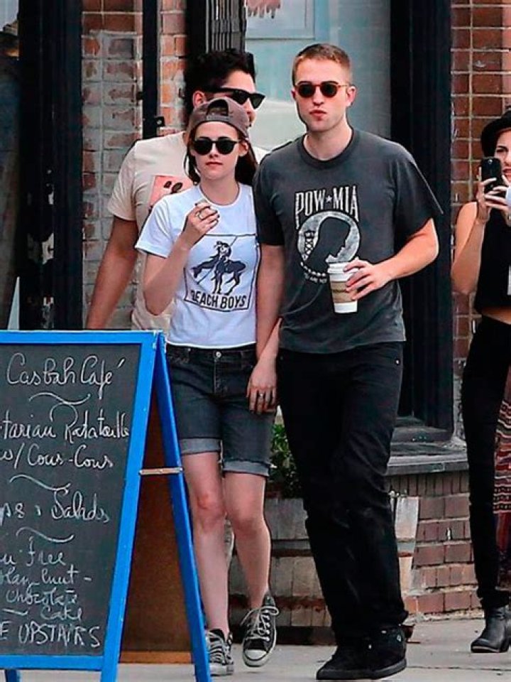 Kristen Stewart & Robert Pattinson’s Fun-Filled Malibu Get Together