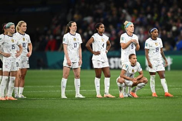 Robin Wright & US Women’s Soccer Team Stars: Thanks For Fighting For Equal Pay