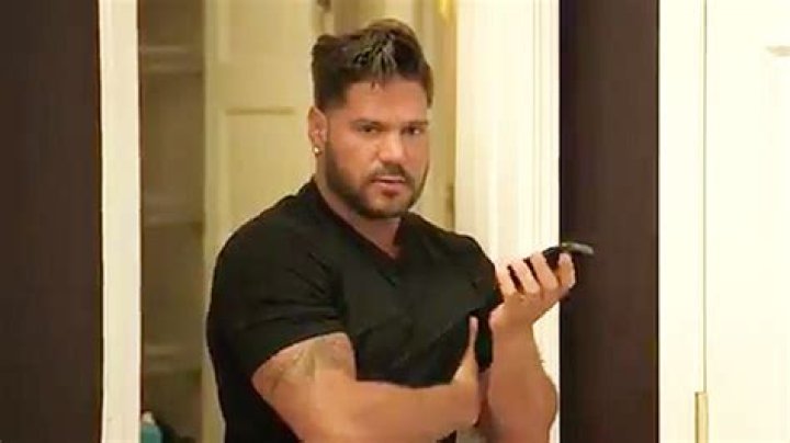 ‘Jersey Shore’: Ronnie’s Roommates Are Convinced Jen Harley Is Lying About Getting Robbed