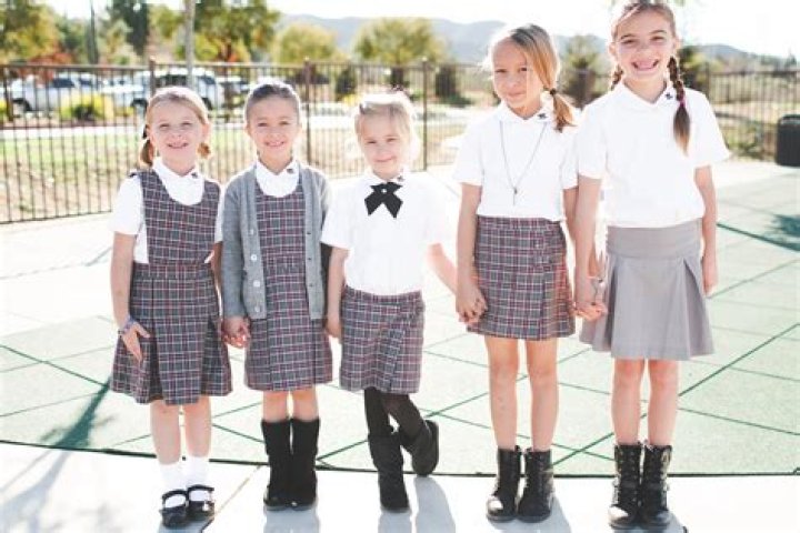 Royalty Brown, 7, Looks Too Cute In Her School Uniform For 1st Day Of 2nd Grade – Photo