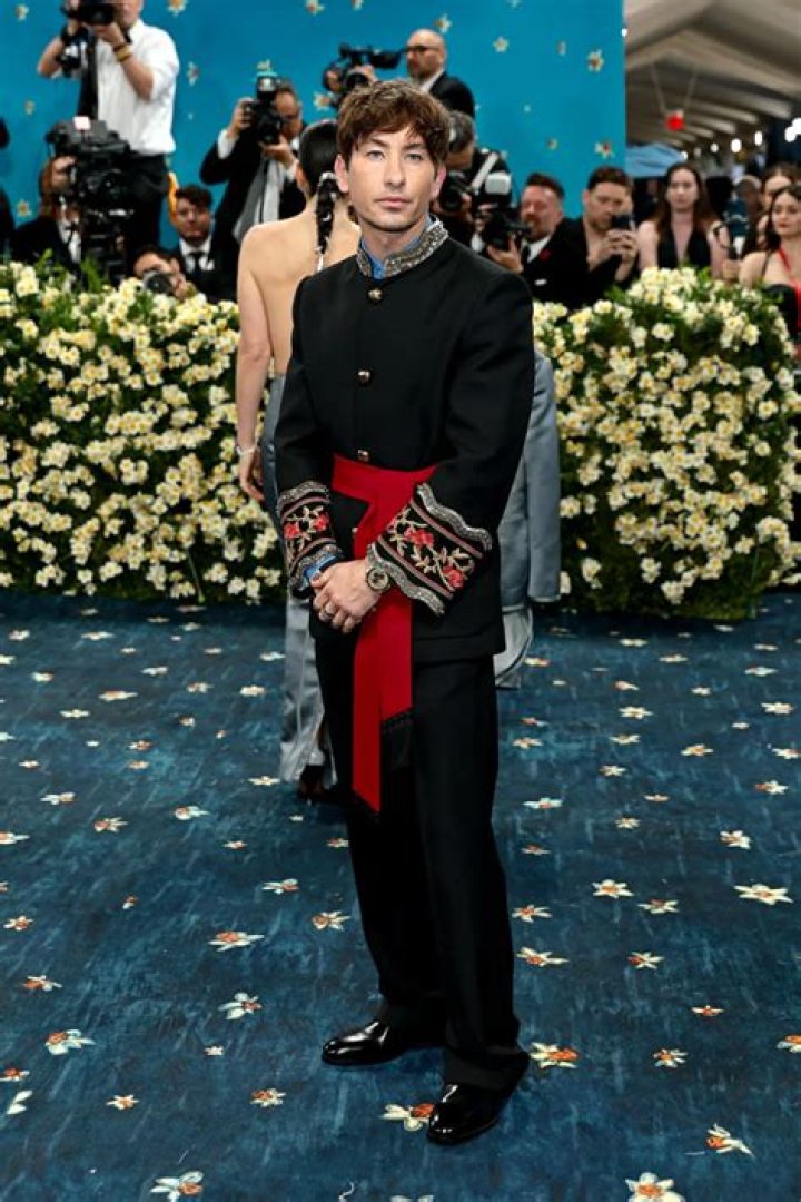 Sabrina Carpenter & Barry Keoghan Make Red Carpet Debut at Met Gala After Dating Rumors