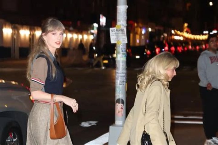 Sabrina Carpenter Reveals How Taylor Swift Reacted to Her SKIMS Campaign After Kim Kardashian Feud