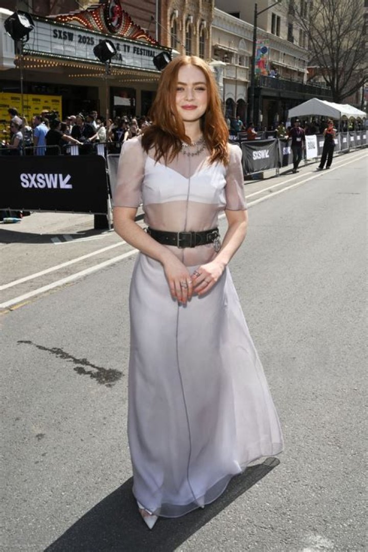 Photos Of The ‘Stranger Things’ & ‘Fear Street’ Star – Hollywood Life