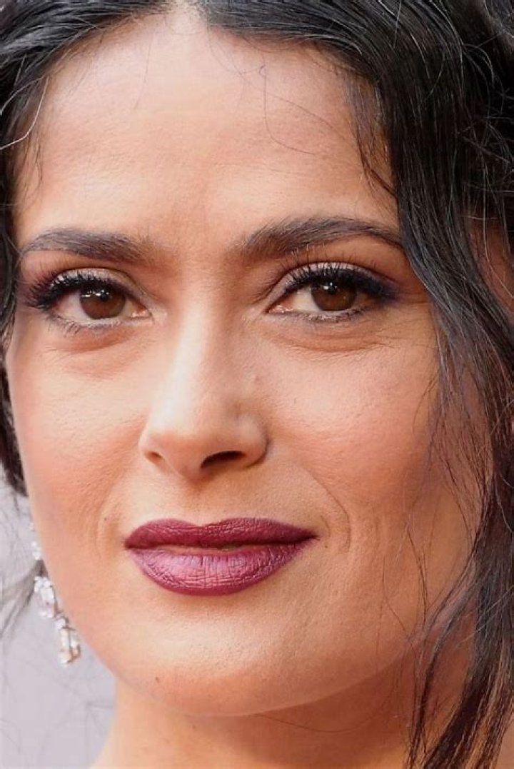 Salma Hayek, 53, Looks Gorgeous While Going Makeup-Free For Glamorous Selfie — See Pic