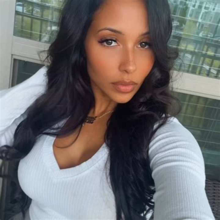 Samantha Lee Celebrity Profile – Hollywood Life