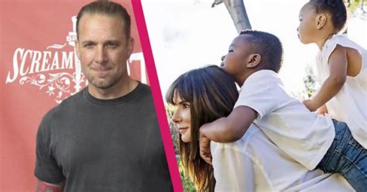Sandra Bullock's Postponing Her Divorce For Jesse James' Kids!