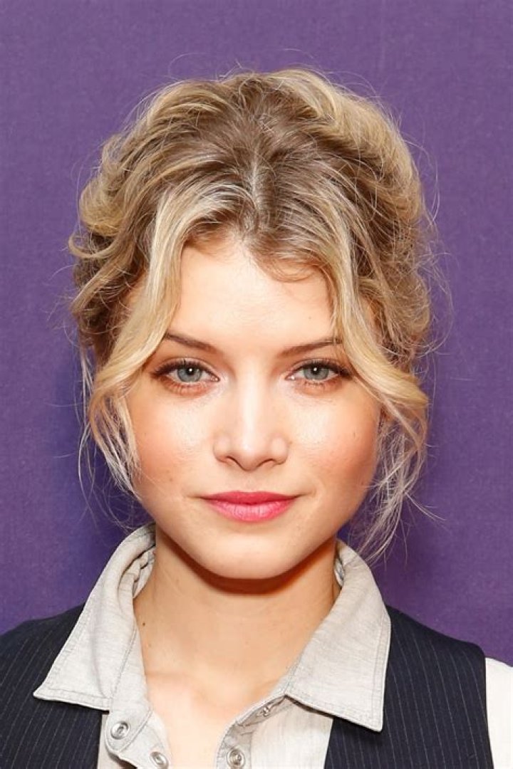 Sarah Jones – Hollywood Life