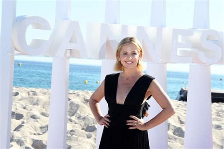 Sarah Michelle Gellar, 46, Debuts ‘Summer’ Bob Hair Makeover: Photos – Hollywood Life