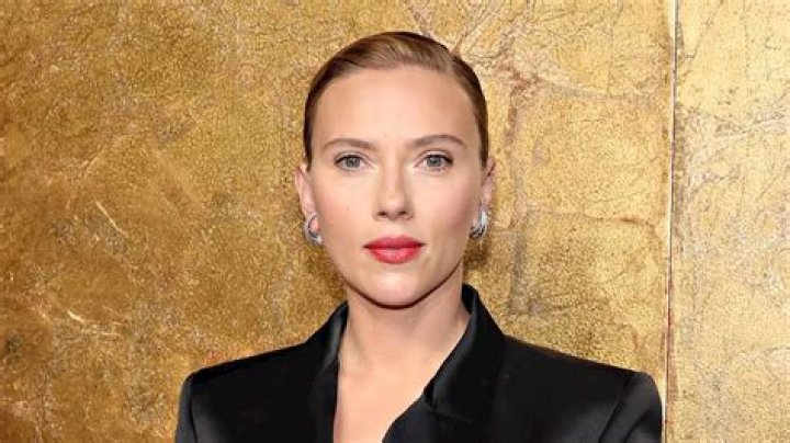 Scarlett Johansson Gushes Over Pamela Anderson’s Recent Makeup-Free Outings: A ‘Powerful Message’