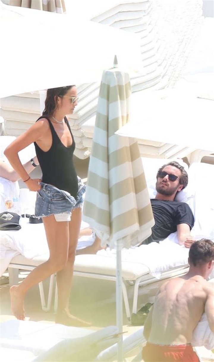 Scott Disick Cozy With Chloe Bartoli
