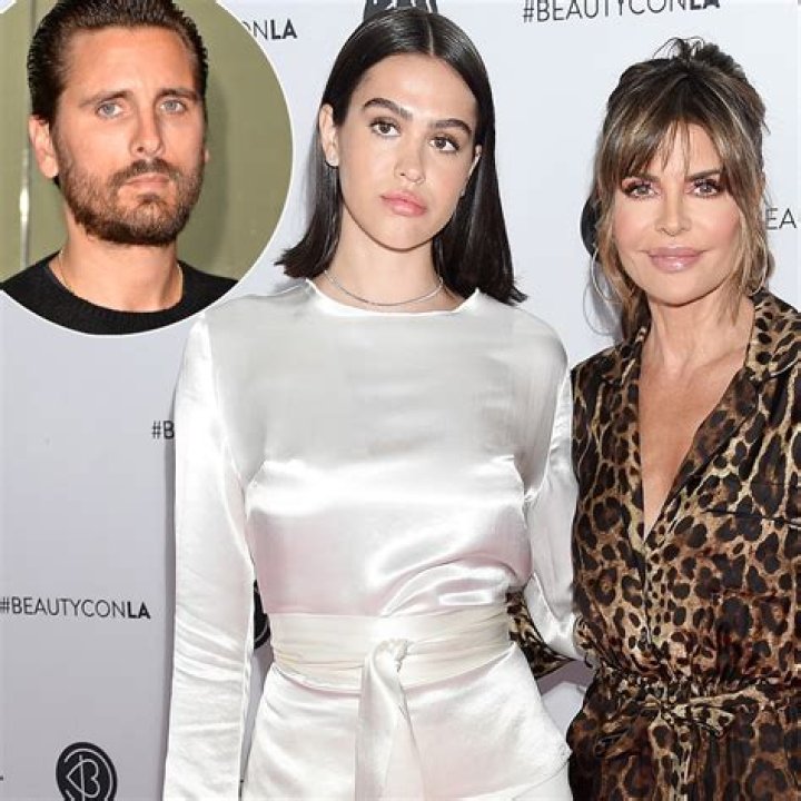 Scott Disick Unfollows Ex Amelia Hamlin & Kardashians After DM Drama