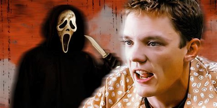 ‘Scream’ Featurette Reveals Ghostface’s Next ‘Target’ & ‘Shocking’ New Footage From The Horror Sequel