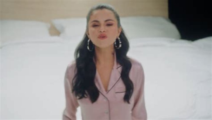 Selena Gomez Dances In TikTok Video To ‘Ice Cream’ While Promoting Voting – Hollywood Life