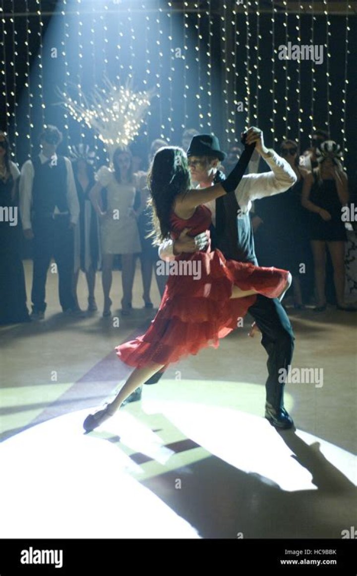 [VIDEO] Selena Gomez Dancing To Justin Bieber’s Song ‘Cold Water’ — See Sel Jam – Hollywood Life