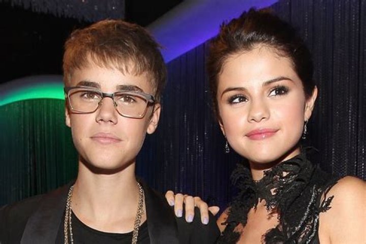 Selena Gomez & Justin Bieber Back Together — JB Wins Her Back For The Holidays – Hollywood Life