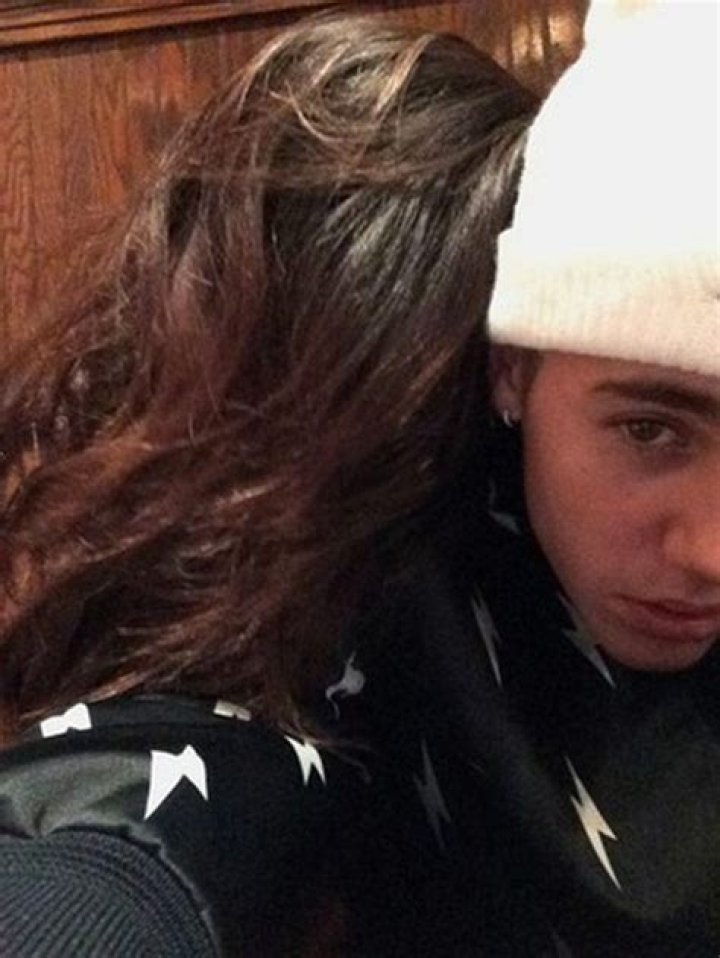 Selena Gomez Nuzzles Justin Bieber’s Neck In Romantic New Pic