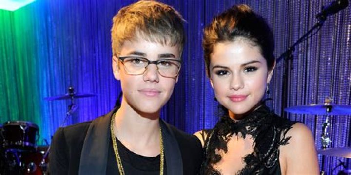 Selena Gomez & Justin Bieber Have A ‘Toxic’ Romance, But Are Still In ‘Love’
