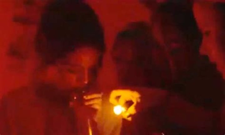 [VIDEO] Selena Gomez Smoking A Bong — Has This Good Girl Gone BAD?? – Hollywood Life