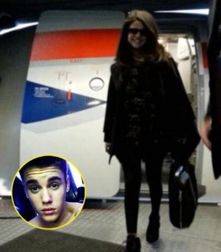 Justin Bieber’s Sex Scandal & More: 6 Times Selena Gomez Supported Him