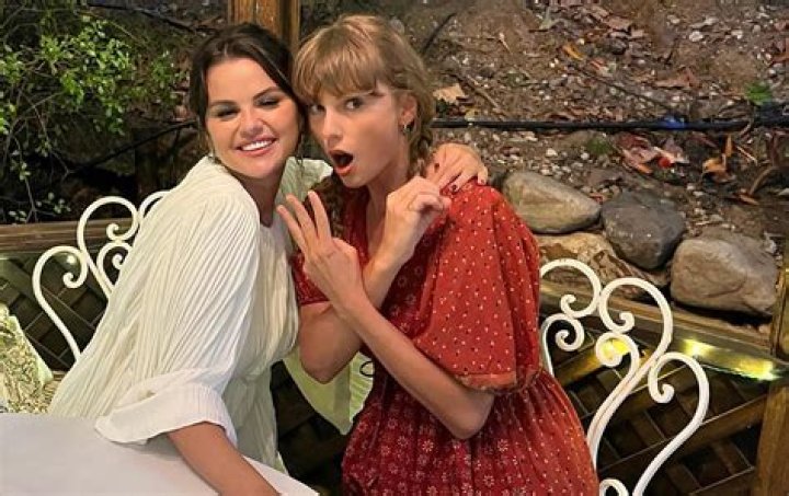 Selena Gomez Sends Love To BFF Taylor Swift’s New Album ‘Evermore’ – Hollywood Life