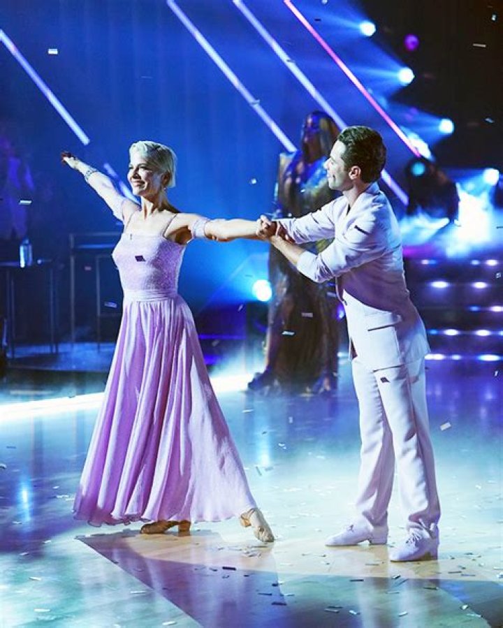 Selma Blair Says She Fainted Before Rehearsal For ‘DWTS’: ‘I Pass Out A Lot’