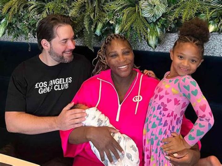 Serena Williams’ Daughter Olympia Cuddles Dad Alexis Ohanian: Pics – Hollywood Life