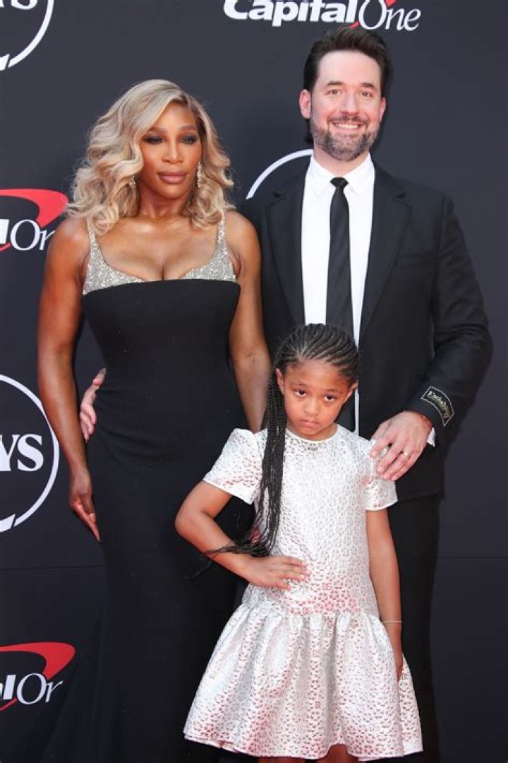 Serena Williams & Daughter, 2, Rock Matching Princess Dresses While Singing & Dancing To Disney Tune