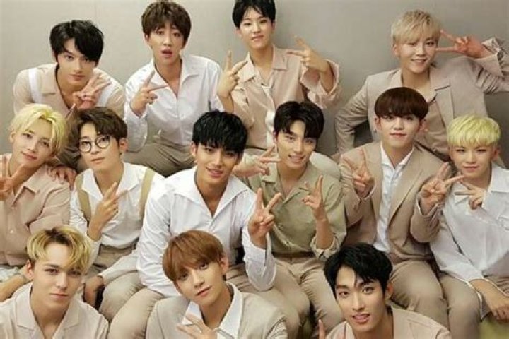 Pics Of The K-Pop Band – Hollywood Life