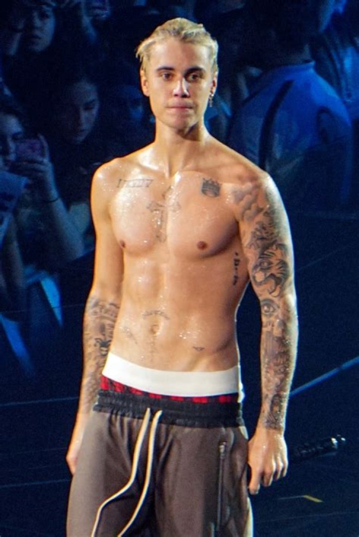 Justin Bieber’s Sexiest Shirtless Pictures – Hollywood Life