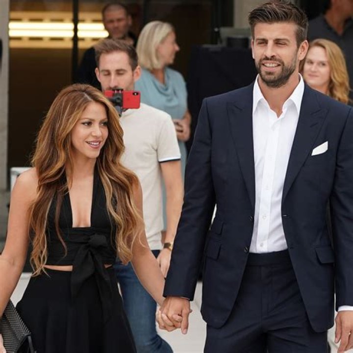Shakira & Gerard Piqué Confirm Split After 11 Years Together