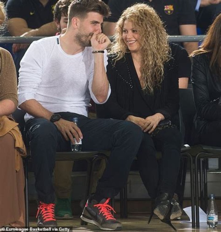 Shakira Seemingly Shades Ex Gerard Pique In Recent Songs – Hollywood Life