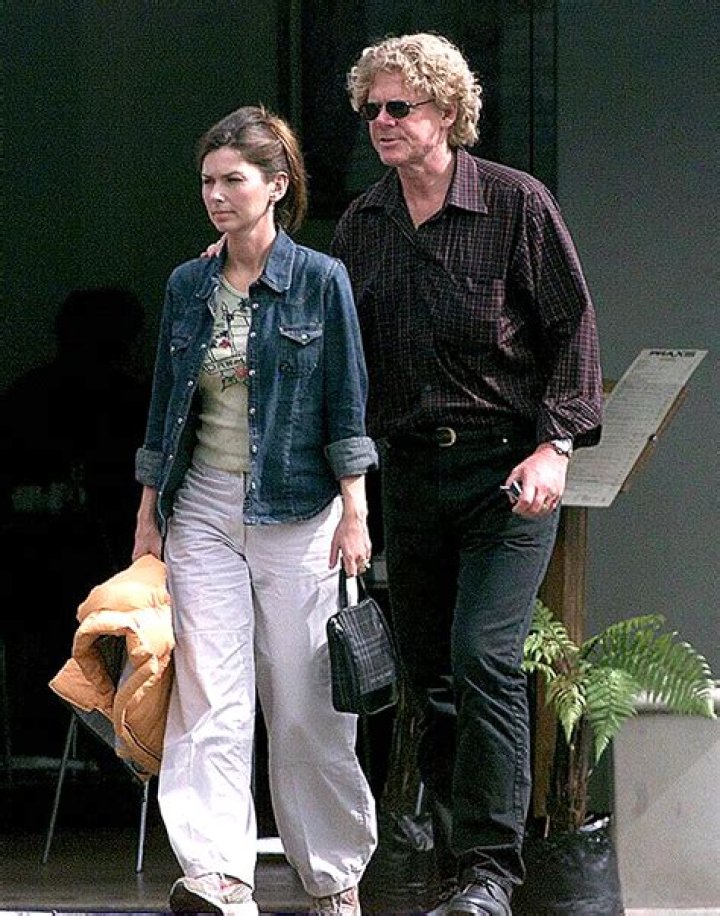 Shania Twain Reveals Her Relationship Status With Ex Mutt Lange – Hollywood Life