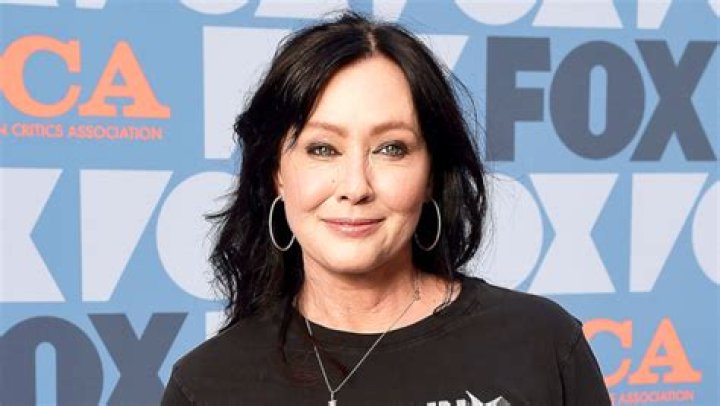 Shannen Doherty Is ‘Fighting To Stay Alive’ Amid Breast Cancer Battle – Hollywood Life