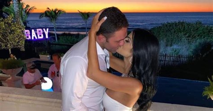 Alex & Alyssa’s Relationship Is Topic Of A Girls’ Lunch – Hollywood Life