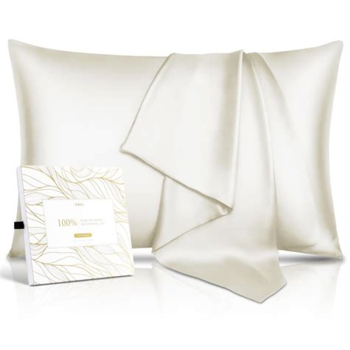 Sleep in Pure Luxury With These Exquisite Silk Pillowcases