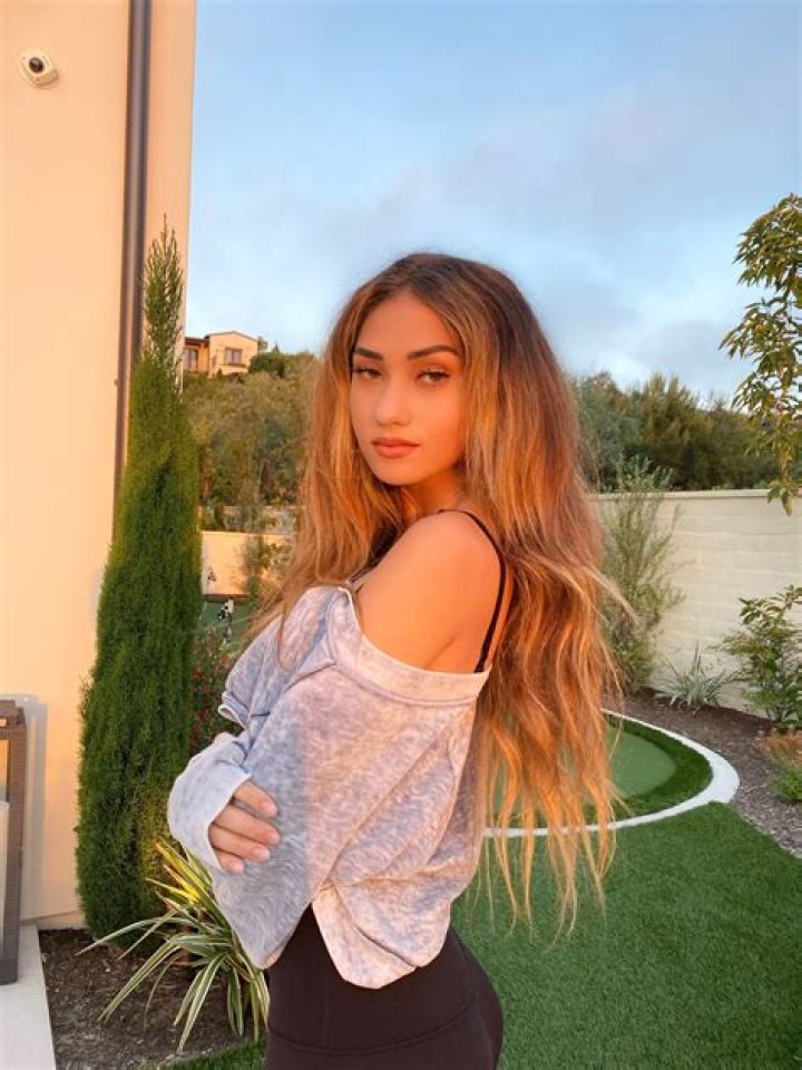 Skylar Stecker — PICS