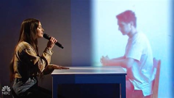 Kacey Musgraves Performs ‘Justified’ — Video – Hollywood Life