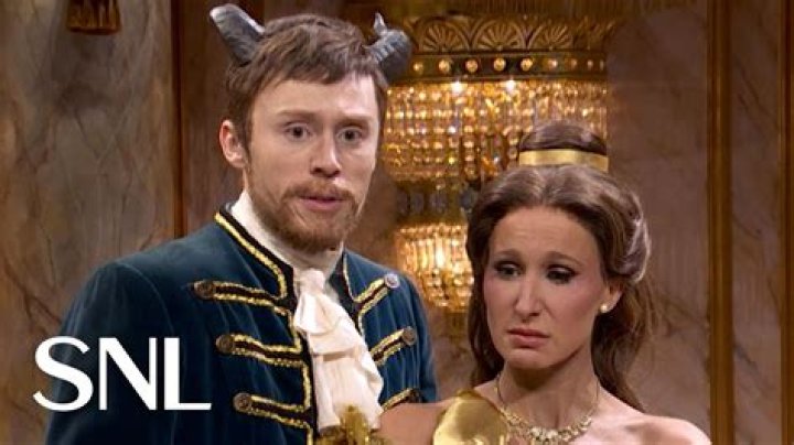 ‘SNL’: Willem Dafoe In ‘Beauty & The Beast’ Sketch: Video – Hollywood Life