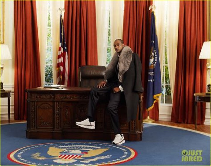 Snoop Dogg Is President In Skechers’ Super Bowl Ad With Martha Stewart – Hollywood Life