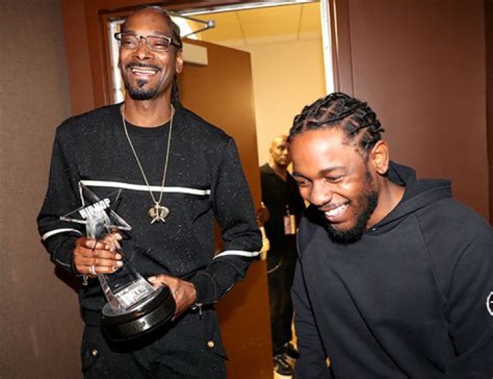 Snoop Dogg Reacts to Kendrick Lamar & Drake’s Feud: ‘I’m Not in the Middle of It’