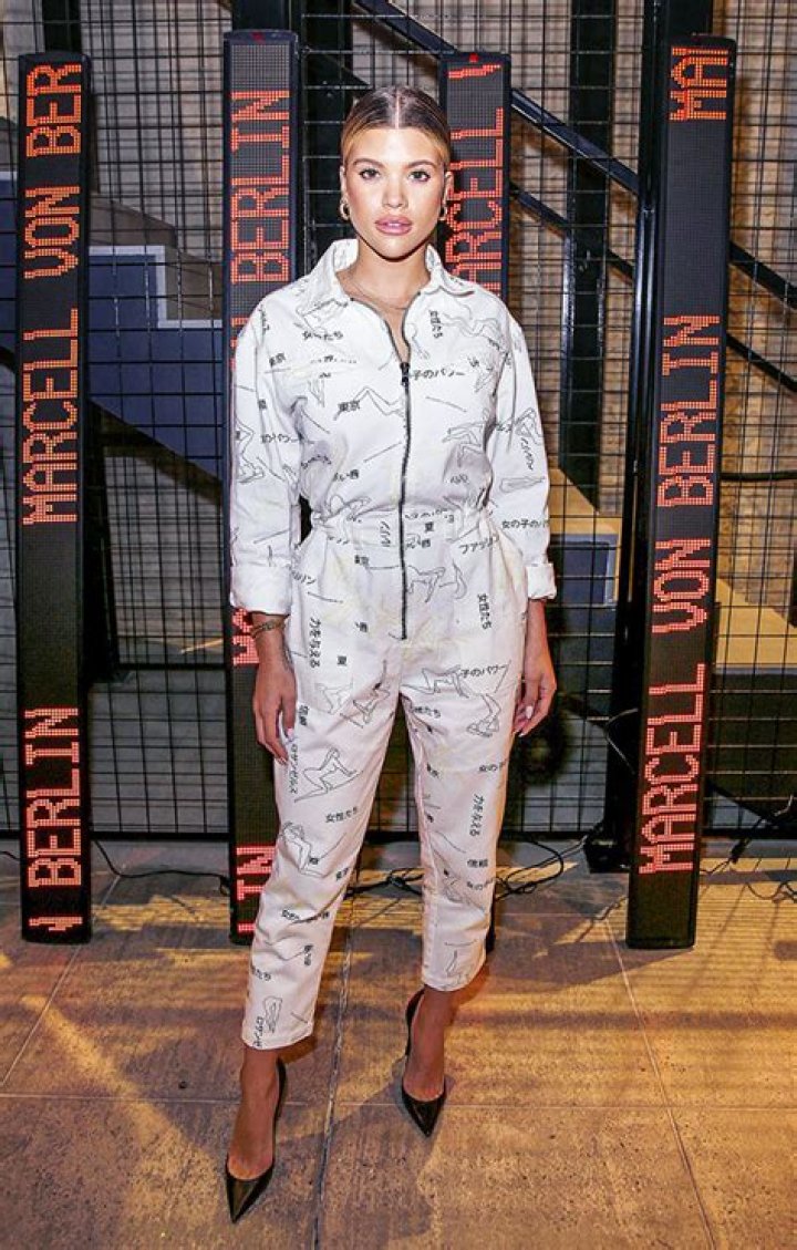 Sofia Richie Wears Nothing But Sweatpants & Shows Off Longer Hair In Pics After Scott Disick Split