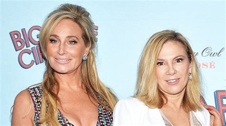 ‘OMG The Shade’ – Hollywood Life