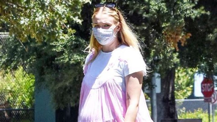 Throwback Photos – Hollywood Life