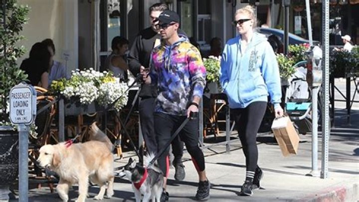 Sophie Turner Rocks Oversized Hoodie While With Joe Jonas Amidst Pregnancy Reports